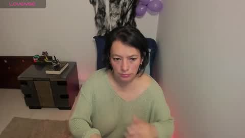 Snapshot of nuit_rose chatting on November 4, 2025, 2:10 am nuit_rose online show from November 4, 2025, 2:10 am