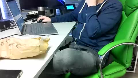 Snapshot of numlove chatting on December 4, 2024, 10:35 am Slave for Mistress and Master online show from December 4, 2024, 10:35 am