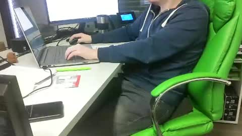 Snapshot of numlove chatting on December 9, 2024, 10:32 am Slave for Mistress and Master online show from December 9, 2024, 10:32 am