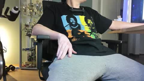 Snapshot of numlove chatting on October 5, 2025, 2:48 pm Slave for Mistress and Master online show from October 5, 2025, 2:48 pm