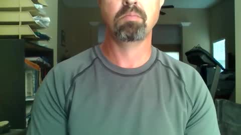 nvrenuff1979 online show from April 8, 2026, 12:27 pm