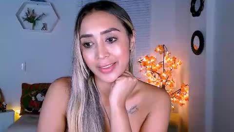 Nycole online show from December 13, 2024, 5:49 am