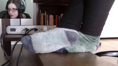 Nyctophilic online show from April 8, 2026, 4:18 pm