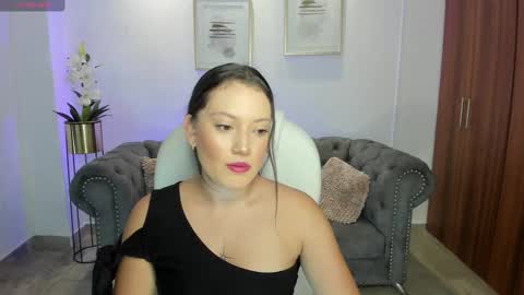 Snapshot of nylaa_rose chatting on October 2, 2025, 6:48 pm nylaa_rose online show from October 2, 2025, 6:48 pm