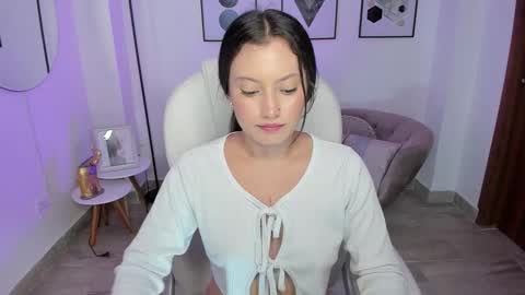 Snapshot of nylaa_rose chatting on October 17, 2025, 7:05 pm nylaa_rose online show from October 17, 2025, 7:05 pm