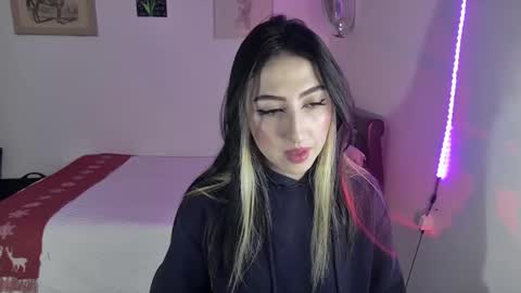 Snapshot of nymph_frida chatting on December 5, 2024, 3:37 am Frida online show from December 5, 2024, 3:37 am