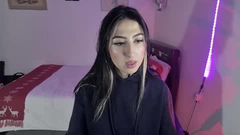 Snapshot of nymph_frida chatting on December 5, 2024, 9:50 am Frida online show from December 5, 2024, 9:50 am