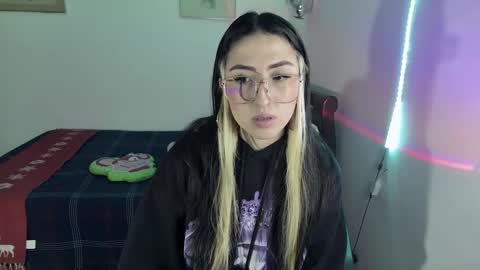 Snapshot of nymph_frida chatting on December 26, 2024, 8:07 am Frida online show from December 26, 2024, 8:07 am