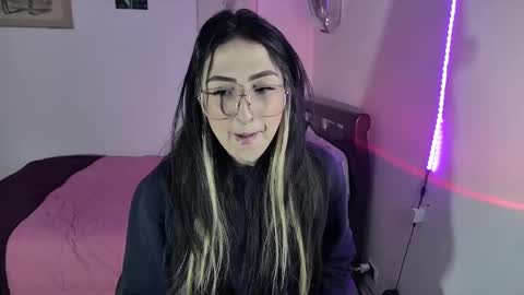 Snapshot of nymph_frida chatting on January 16, 2025, 6:56 am Frida online show from January 16, 2025, 6:56 am