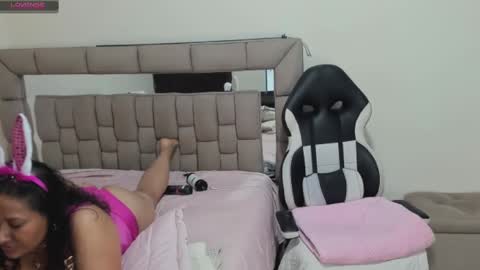 nyomi browm online show from February 1, 2025, 11:58 pm