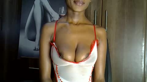 Snapshot of nyverra chatting on June 5, 2026, 6:52 am nyverra online show from June 5, 2026, 6:52 am