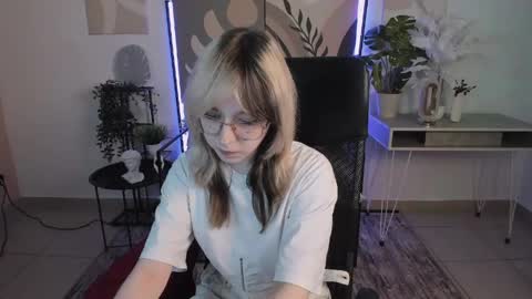 Nyx online show from June 5, 2026, 4:41 am