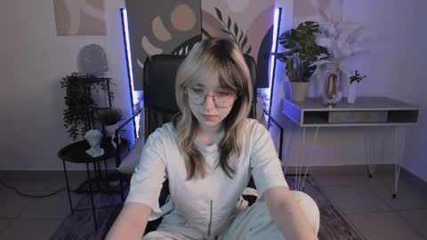 Nyx online show from June 5, 2026, 6:52 am