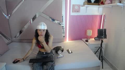 oblivionlove online show from May 19, 2026, 9:21 pm