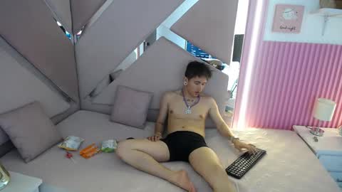 oblivionlove online show from May 26, 2026, 7:54 pm
