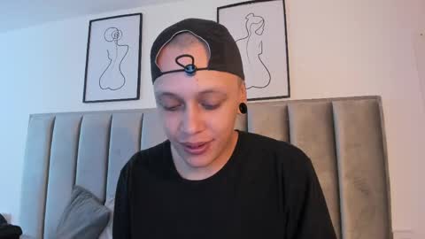 Sara Help me reach 1000 followers online show from June 6, 2026, 4:12 pm