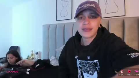 Sara Help me reach 1000 followers online show from June 11, 2026, 2:48 pm