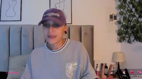 Sara Help me reach 1000 followers online show from July 17, 2026, 8:03 pm