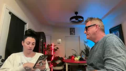 Snapshot of obsidianheartsx chatting on November 19, 2025, 6:24 am SimplyUs online show from November 19, 2025, 6:24 am