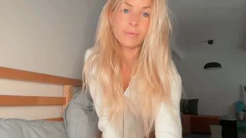 hi im Janasmall boobs big heart  warm pussy  online show from April 8, 2026, 9:53 am