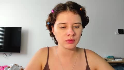 Evie online show from April 11, 2026, 6:40 am