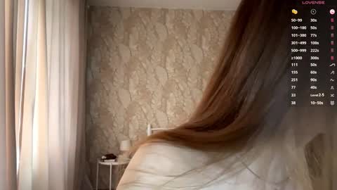 Mia online show from October 14, 2025, 9:10 am