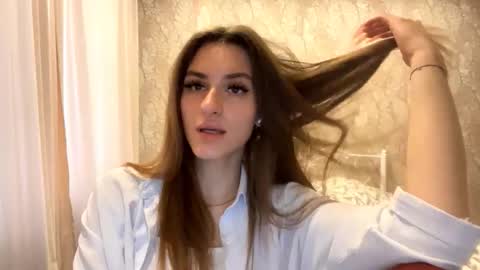 Snapshot of odelinabain chatting on October 22, 2025, 10:04 am Mia online show from October 22, 2025, 10:04 am