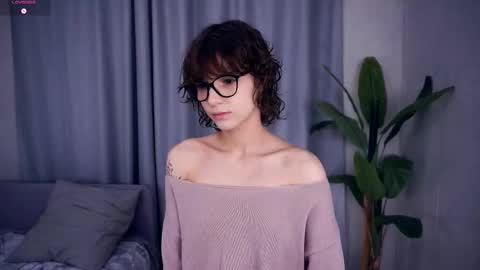 Thea online show from September 25, 2025, 7:17 pm