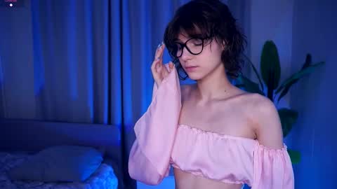 Thea online show from September 29, 2025, 7:19 pm