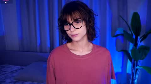 Thea online show from October 3, 2025, 7:33 pm