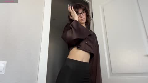 Thea online show from March 8, 2026, 4:27 am