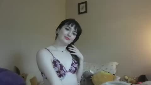 Snapshot of odetteraine chatting on February 4, 2026, 7:31 pm Odette online show from February 4, 2026, 7:31 pm