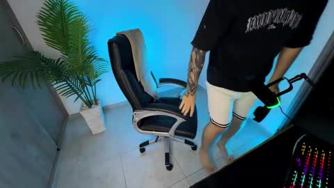 Snapshot of odin_blake chatting on October 9, 2025, 2:09 am ODIN online show from October 9, 2025, 2:09 am