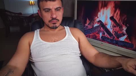 officeman7 online show from February 2, 2025, 4:32 pm