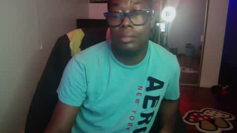 Snapshot of officialmoneyxxx chatting on December 7, 2024, 12:52 am Money online show from December 7, 2024, 12:52 am