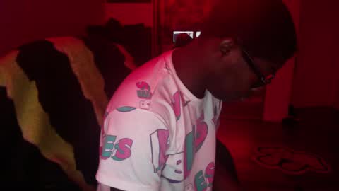 Snapshot of officialmoneyxxx chatting on December 11, 2024, 11:41 am Money online show from December 11, 2024, 11:41 am