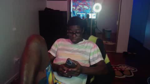 Snapshot of officialmoneyxxx chatting on December 13, 2024, 2:49 pm Money online show from December 13, 2024, 2:49 pm