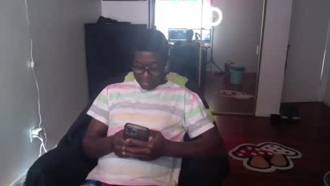 Snapshot of officialmoneyxxx chatting on December 13, 2024, 7:32 pm Money online show from December 13, 2024, 7:32 pm