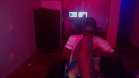 Snapshot of officialmoneyxxx chatting on December 14, 2024, 4:34 am Money online show from December 14, 2024, 4:34 am