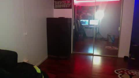 Snapshot of officialmoneyxxx chatting on December 25, 2024, 2:23 pm Money online show from December 25, 2024, 2:23 pm