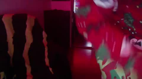 Snapshot of officialmoneyxxx chatting on December 26, 2024, 12:14 am Money online show from December 26, 2024, 12:14 am