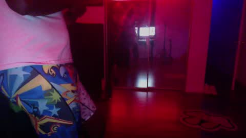 Snapshot of officialmoneyxxx chatting on January 16, 2025, 4:28 am Money online show from January 16, 2025, 4:28 am