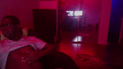 Snapshot of officialmoneyxxx chatting on January 23, 2025, 7:00 am Money online show from January 23, 2025, 7:00 am