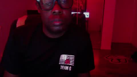 Snapshot of officialmoneyxxx chatting on October 6, 2025, 4:04 pm Money online show from October 6, 2025, 4:04 pm