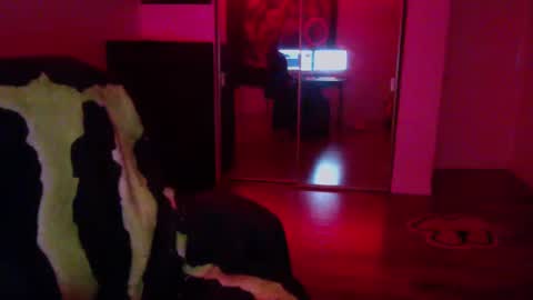 Snapshot of officialmoneyxxx chatting on October 7, 2025, 10:56 am Money online show from October 7, 2025, 10:56 am