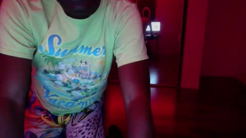 Snapshot of officialmoneyxxx chatting on October 19, 2025, 8:37 am Money online show from October 19, 2025, 8:37 am