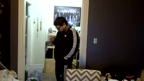 Snapshot of oflores77 chatting on April 28, 2026, 7:35 am oscar flores online show from April 28, 2026, 7:35 am
