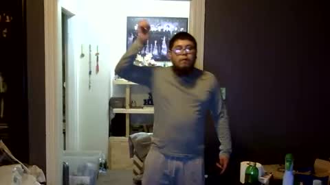 Snapshot of oflores77 chatting on May 4, 2026, 2:18 am oscar flores online show from May 4, 2026, 2:18 am