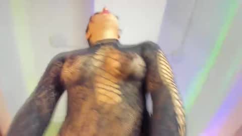 Snapshot of oh_hollyy chatting on October 21, 2025, 11:22 am Holly online show from October 21, 2025, 11:22 am