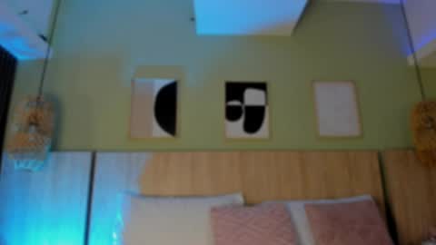 Holly online show from April 6, 2026, 11:22 am